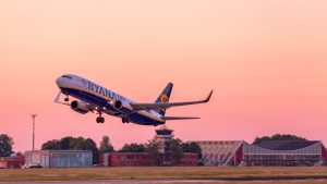 Luftaufnahme Flughafen Memmingen – Terminal im Allgäu