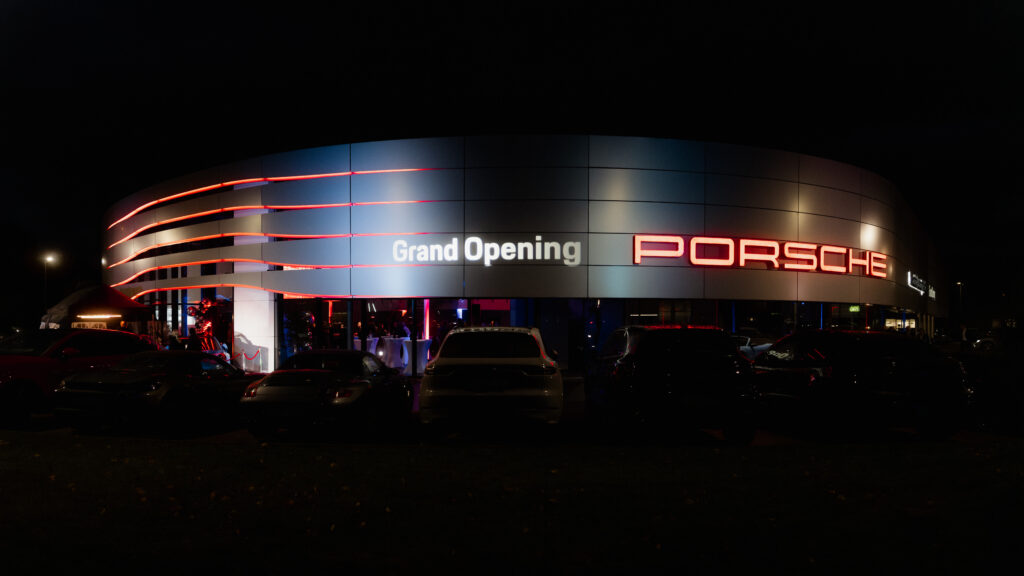 Zukunft am Start – Eröffnung der Porsche Destination Allgäu