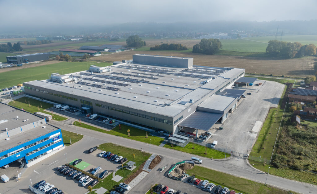 Hochautomatisiertes Logistikzentrum der MULTIVAC Group in Wolfertschwenden